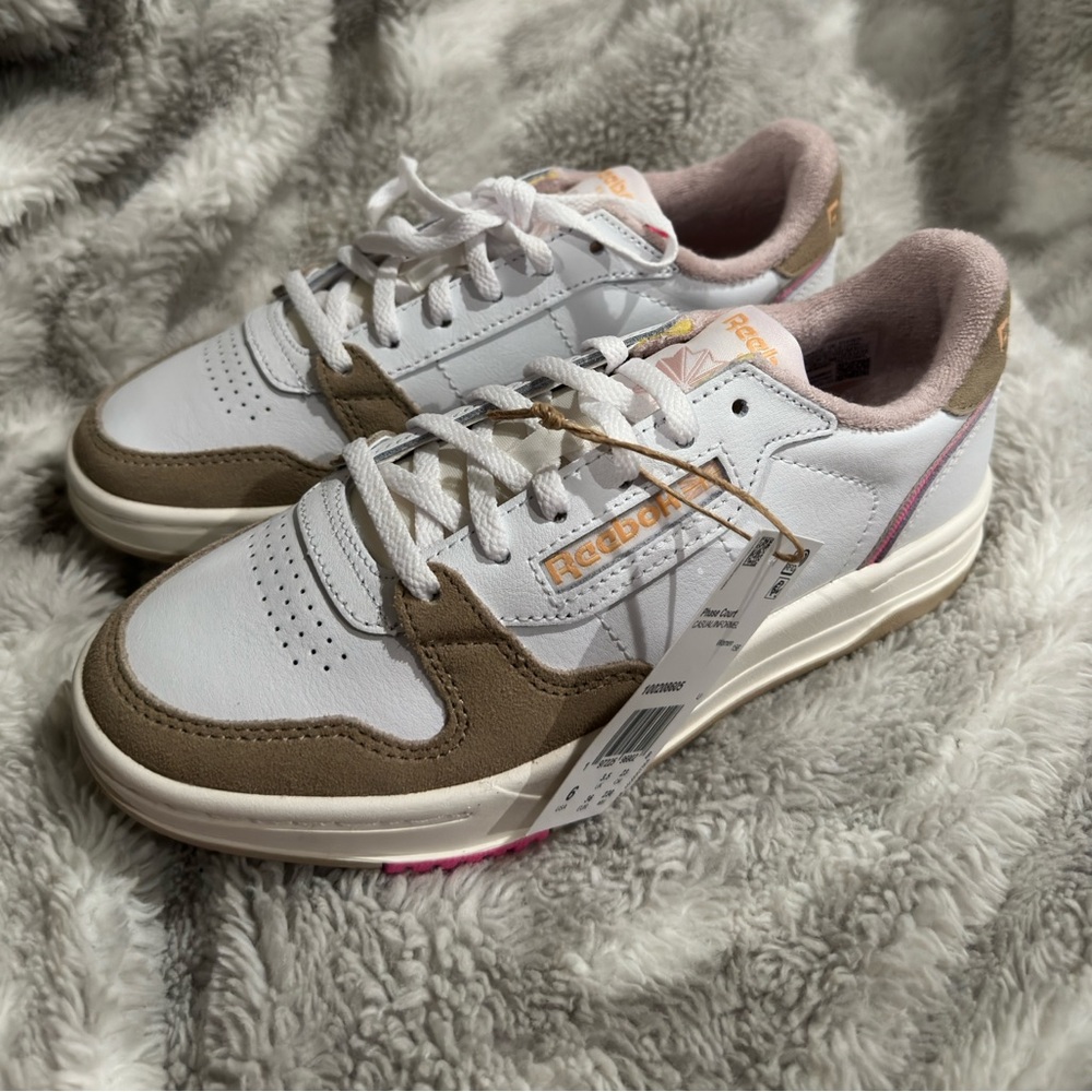 Reebok Phase Court - White Oak Chalk Size 6
